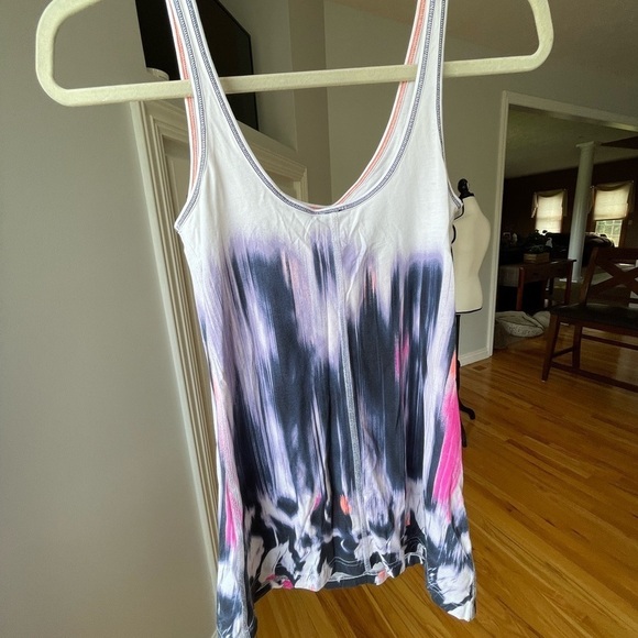Lululemon size 2 tank top water color brush design - Picture 8 of 11